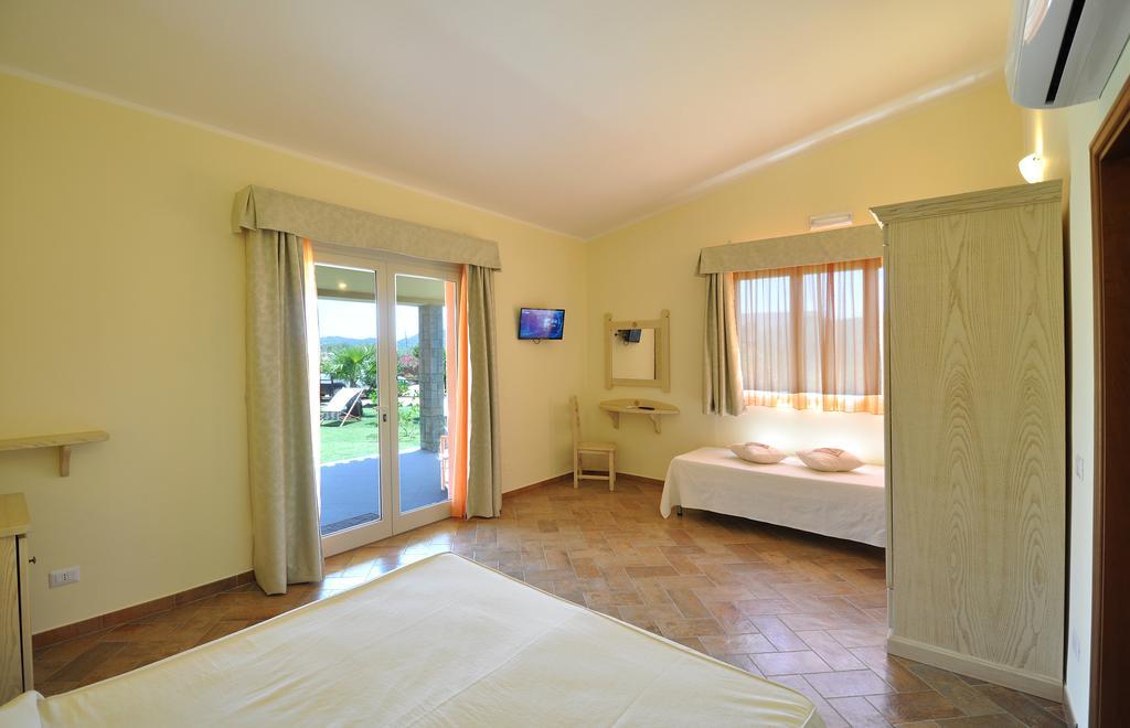 וילסימיוס Affittacamere B&B La Villa Dei Graniti מראה חיצוני תמונה