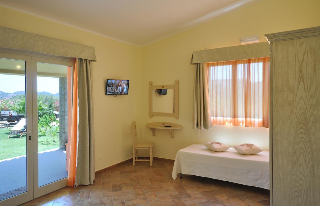 וילסימיוס Affittacamere B&B La Villa Dei Graniti מראה חיצוני תמונה